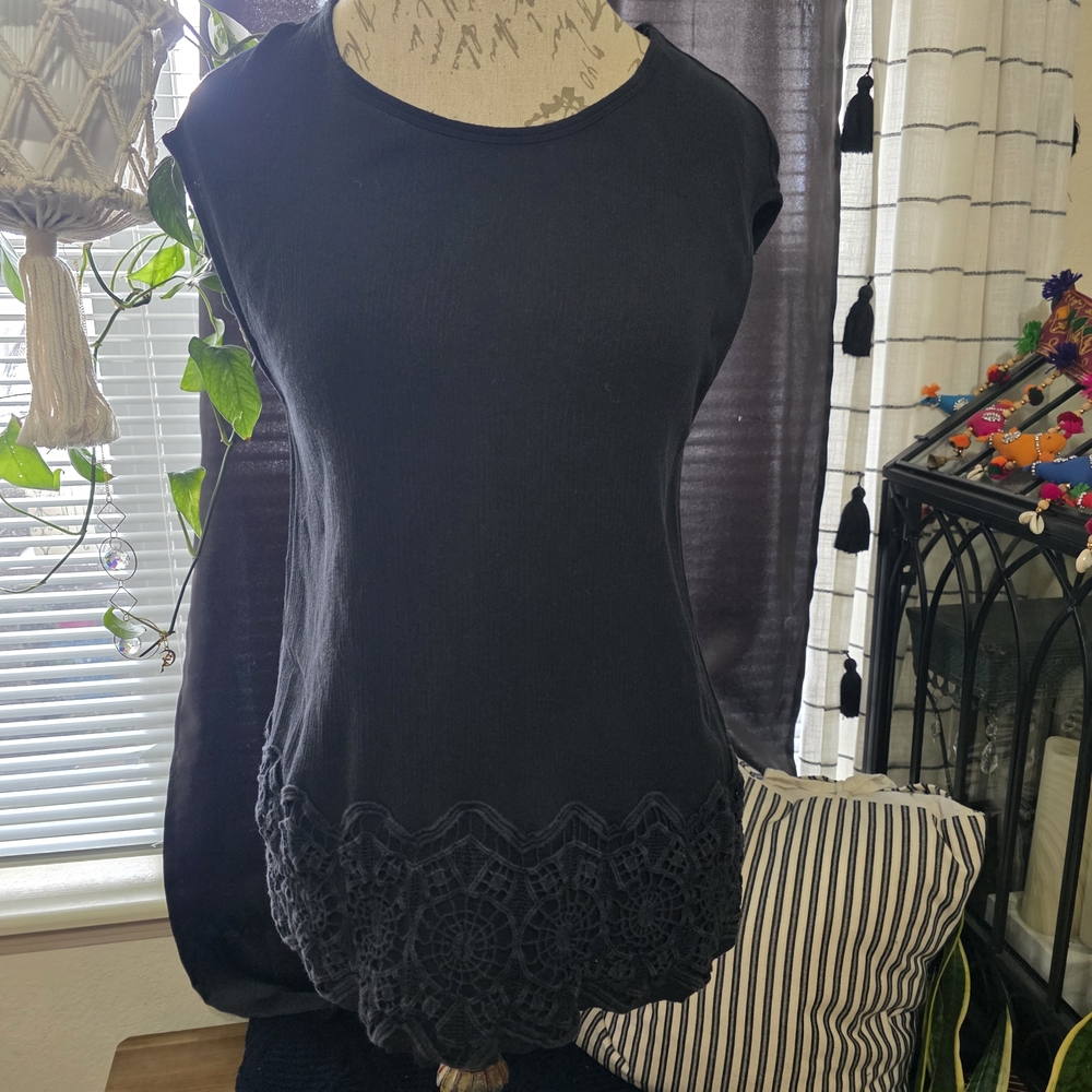 Bit & Bridle Black Crochet Hem Women's Sleeveless Top